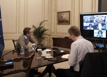 Μητσοτάκης: Αορίστου χρόνου όλοι οι γιατροί στις ΜΕΘ