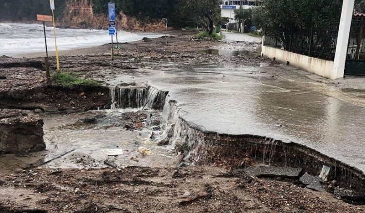 Ζημιές από πλημμύρες σε Εύβοια, Βοιωτία, Φθιώτιδα και Άγιον Όρος