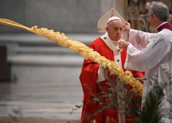 Η Κυριακή των Βαΐων στο Βατικανό – Παρόντες ο Πάπας, λίγοι ιερείς και μοναχές