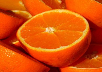 Covid-19: Βιταμίνη C από εσπεριδοειδή για το ανοσοποιητικό προτιμούν οι καταναλωτές