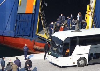 Ο κορονοϊός «διώχνει» από τα νησιά προς την ενδοχώρα 2.380 αιτούντες άσυλο