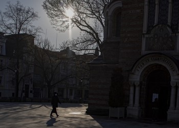 Υποχρεωτική η χρήση μάσκας από τον γενικό πληθυσμό στη Βουλγαρία