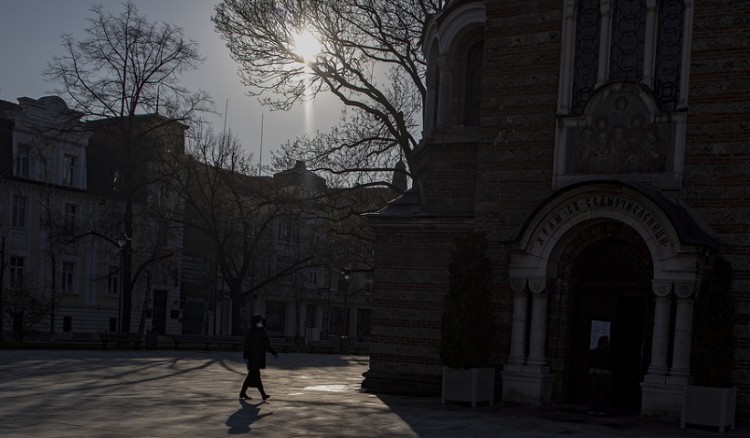 Υποχρεωτική η χρήση μάσκας από τον γενικό πληθυσμό στη Βουλγαρία