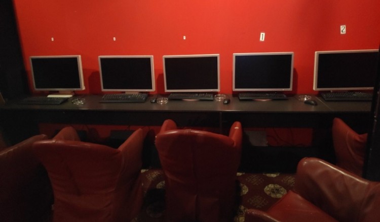 Νέο «χτύπημα» της ΕΛΑΣ στον παράνομο τζόγο εν μέσω κορονοϊού – Εξαρθρώθηκε μίνι καζίνο στην Αττική