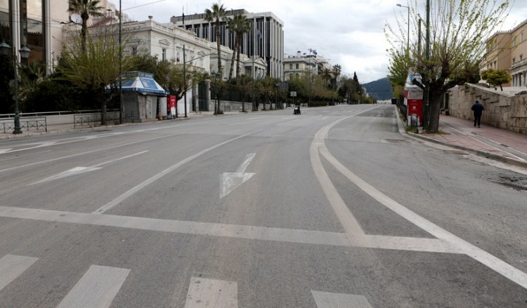 Eλληνική οικονομία: Ύφεση 15,2% το β΄ τρίμηνο  2