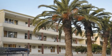 Χειροκροτήματα και χαμόγελα στο «Βενιζέλειο» νοσοκομείο για 63χρονη που νίκησε τον κορονοϊό (βίντεο)