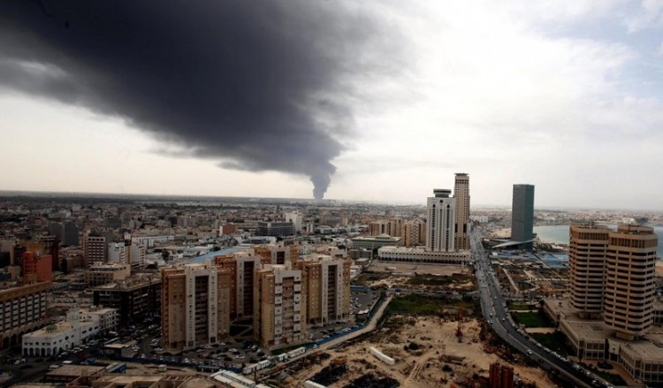 Βροχή από ρουκέτες στην Τρίπολη της Λιβύης