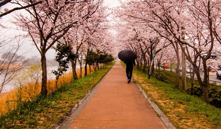 Άστατος καιρός σήμερα – Χαμηλή για την εποχή η θερμοκρασία