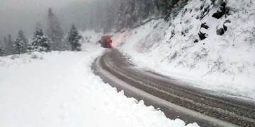 Πάνω από 30 εκατοστά χιόνι σε Ευρυτανία και δυτική Φθιώτιδα