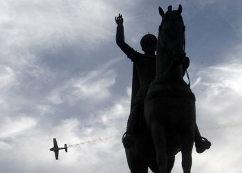 Άγαλμα του Κωνσταντίνου Παλαιολόγου θα αποκτήσει ο Πειραιάς