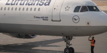 Αεροπορικός «πόλεμος» στην Ευρώπη μεταξύ Ryanair και Lufthansa