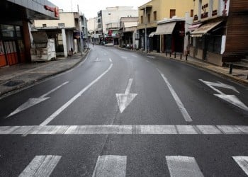 Eλληνική οικονομία: Ύφεση 15,2% το β΄ τρίμηνο  2