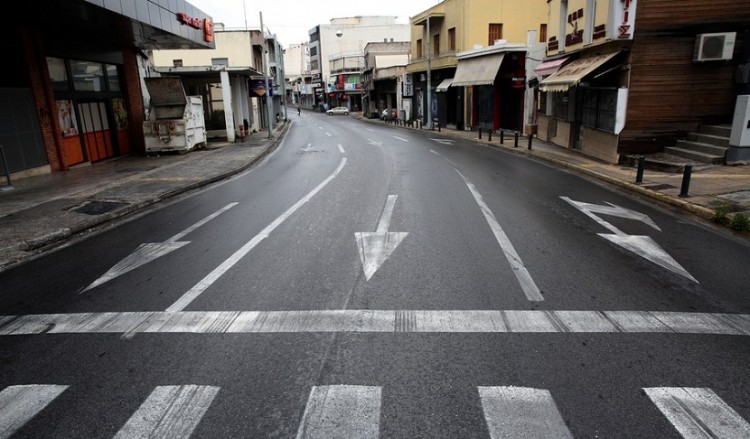 Eλληνική οικονομία: Ύφεση 15,2% το β΄ τρίμηνο 2