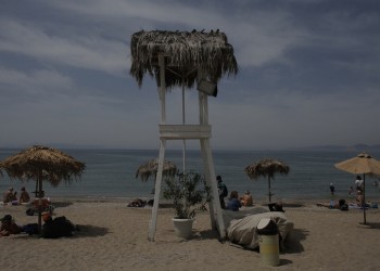 Ανοίγουν το Σάββατο οι οργανωμένες παραλίες