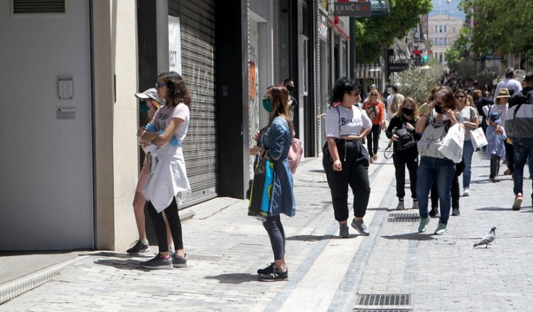 Eλληνική οικονομία: Ύφεση 15,2% το β΄ τρίμηνο  3