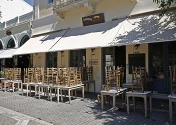 Στη Βουλή η τροπολογία για μείωση του ΦΠΑ στην εστίαση στο 13% 2