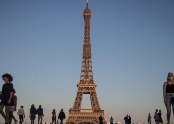 Η γαλλική κυβέρνηση συνιστά στους πολίτες να μην ταξιδέψουν φέτος το καλοκαίρι στο εξωτερικό