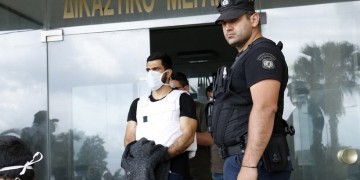 Φονικό στα Ανώγεια: «Τον είδα πάνω από το νεκρό πατέρα μου και τον πυροβόλησα»