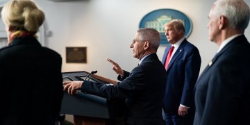 Δρ Άντονι Φάουτσι: Πολύ σοβαρές οι επιπτώσεις μιας πρόωρης επανεκκίνησης της οικονομίας στις ΗΠΑ