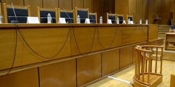 Έγκλημα στο Κορωπί: Παραμένουν τα ισόβια για την 30χρονη, έρευνα για τον πρώην σύντροφο