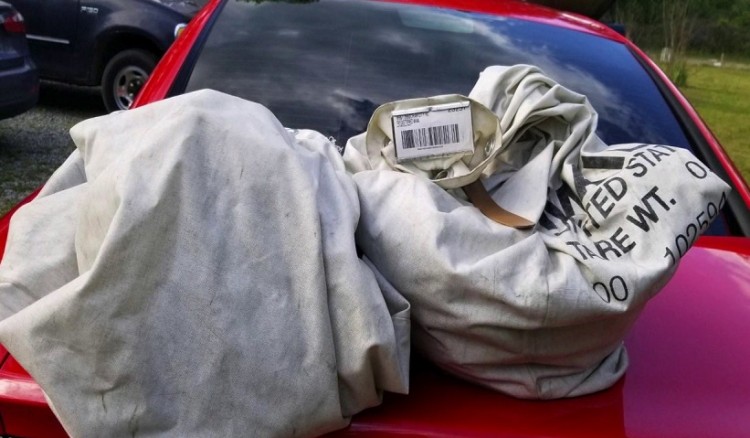 Τι θα κάνατε εάν βρίσκατε 1.000.000 δολάρια στο δρόμο; (βίντεο)