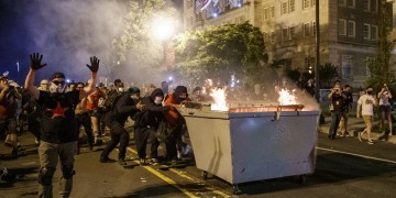 Δολοφονία Φλόιντ: Διαδηλώσεις και ταραχές σε μεγάλες πόλεις των ΗΠΑ (βίντεο)