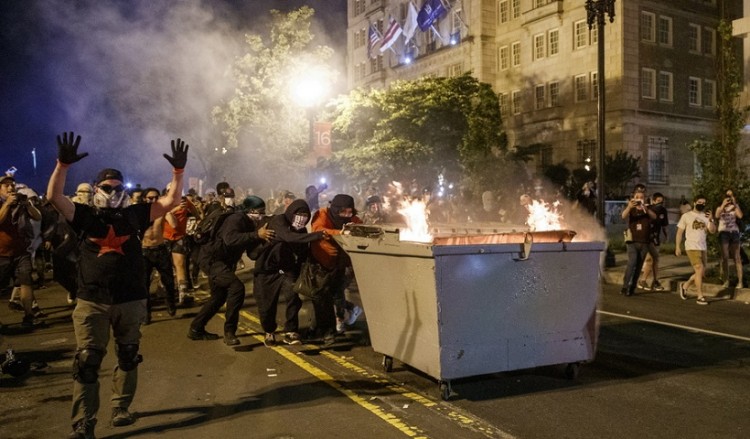 Δολοφονία Φλόιντ: Διαδηλώσεις και ταραχές σε μεγάλες πόλεις των ΗΠΑ (βίντεο)