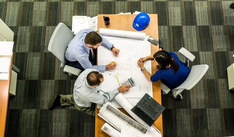 Πρόγραμμα υποστήριξης 6.000 εργαζομένων από την Περιφέρεια Αττικής