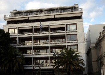 Τα μέτρα για το Δημόσιο και την Αυτοδιοίκηση στη διάρκεια του lockdown