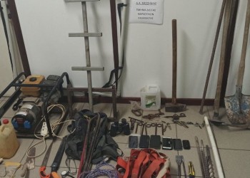 Εξαρθρώθηκε σπείρα που έκανε λαθρανασκαφές για αρχαία και πολύτιμα αντικείμενα σε Αρκαδία-Κορινθία