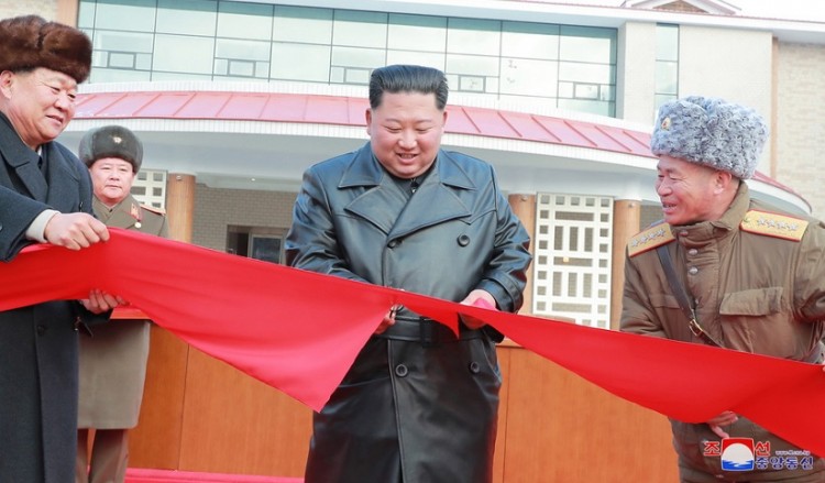 Β. Κορέα: Πρώτη δημόσια εμφάνιση του Κιμ Γιονγκ Ουν έπειτα από 20 ημέρες