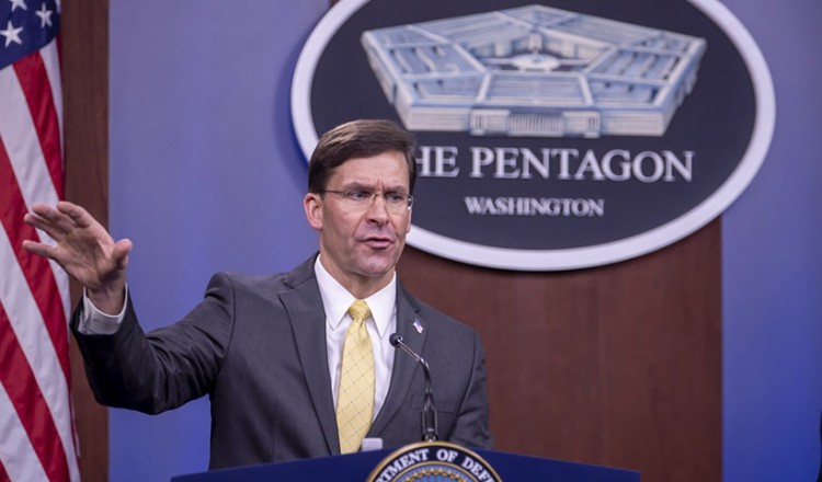 Ο Ντόναλντ Τραμπ απέλυσε τον υπουργό Άμυνας των ΗΠΑ Μαρκ Έσπερ