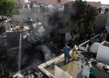 Πακιστάν: Το αεροπορικό δυστύχημα με τους 97 νεκρούς οφείλεται στον… κορονοϊό