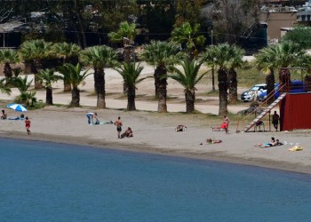Σχεδόν καλοκαιρινός ο καιρός την Κυριακή, με νέα άνοδο της θερμοκρασίας