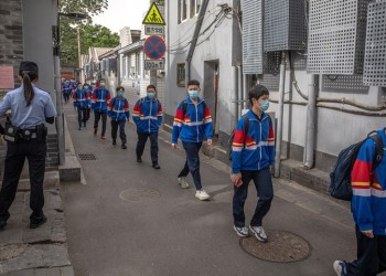 Πεκίνο-Κορονοϊός: Με βραχιολάκι-θερμόμετρο επιστρέφουν στα θρανία οι μαθητές