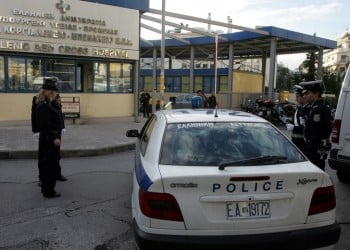 Κατέληξε 65χρονος που εντοπίστηκε σοβαρά τραυματισμένος στην Αρτέμιδα