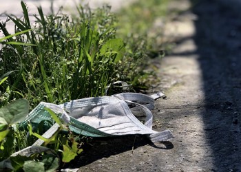 Ιταλία-κορονοϊός: Πρόστιμο μέχρι 500 ευρώ για μάσκες πεταμένες εκτός κάδων