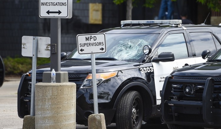 ΗΠΑ: Συνελήφθη ο αστυνομικός που πατούσε στον λαιμό του Τζορτζ Φλόιντ