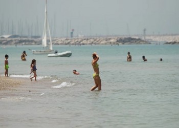 Καύσωνας και σήμερα με αφρικανική σκόνη