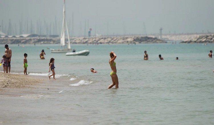 Καύσωνας και σήμερα με αφρικανική σκόνη