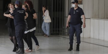 Δίκη Τοπαλούδη: Ισόβια και 15 έτη κάθειρξης η ποινή για τους κατηγορουμένους