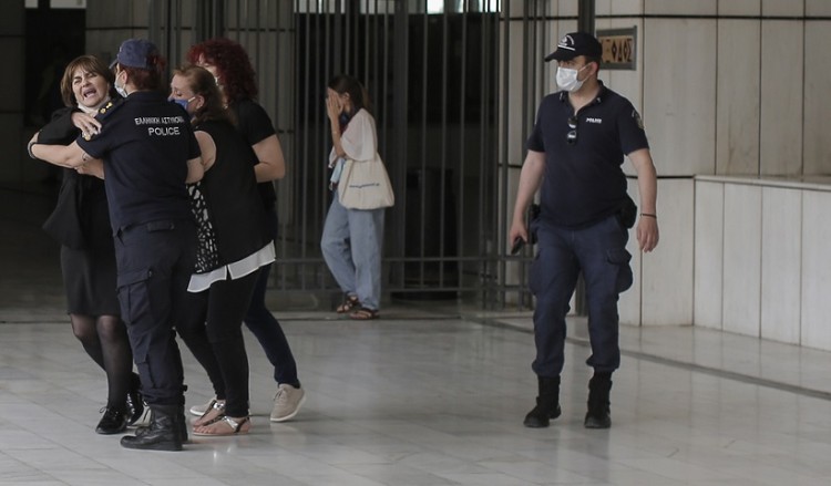 Δίκη Τοπαλούδη: Ισόβια και 15 έτη κάθειρξης η ποινή για τους κατηγορουμένους