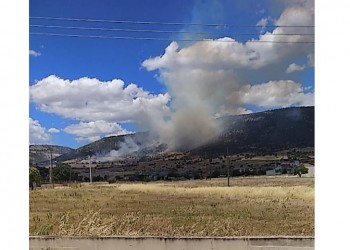 Φωτιά τώρα στον Ασπρόπυργο, σε χαμηλή βλάστηση