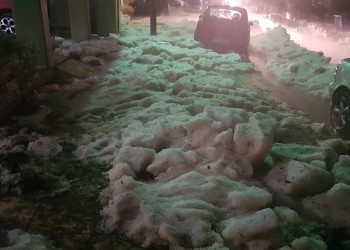 Δράμα: Πρωτοφανής χαλαζόπτωση έπληξε την πόλη (βίντεο)