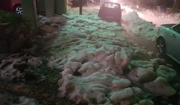 Δράμα: Πρωτοφανής χαλαζόπτωση έπληξε την πόλη (βίντεο)