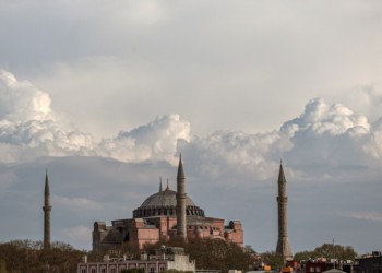 Δημοσίευμα της «Hürriyet» για τα σχέδια του Ερντογάν για την Αγια-Σοφιά