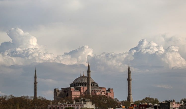 Δημοσίευμα της «Hürriyet» για τα σχέδια του Ερντογάν για την Αγια-Σοφιά