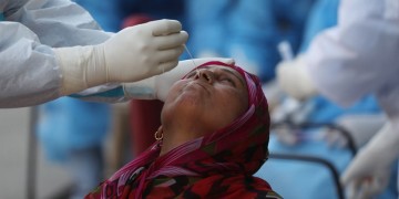 Κορονοϊός: 438 νέα κρούσματα, 83 διασωληνωμένοι