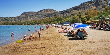 Η Ελλάδα στην πεντάδα με τα καθαρότερα νερά για κολύμπι στην ΕΕ