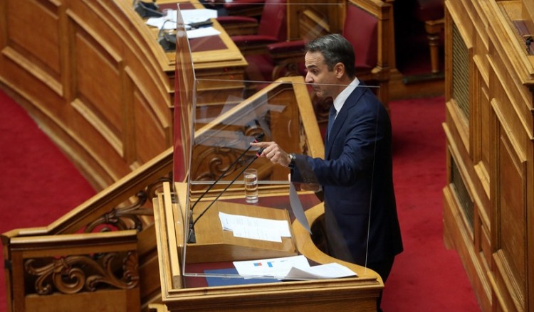Live η συζήτηση για την πανδημία στη Βουλή